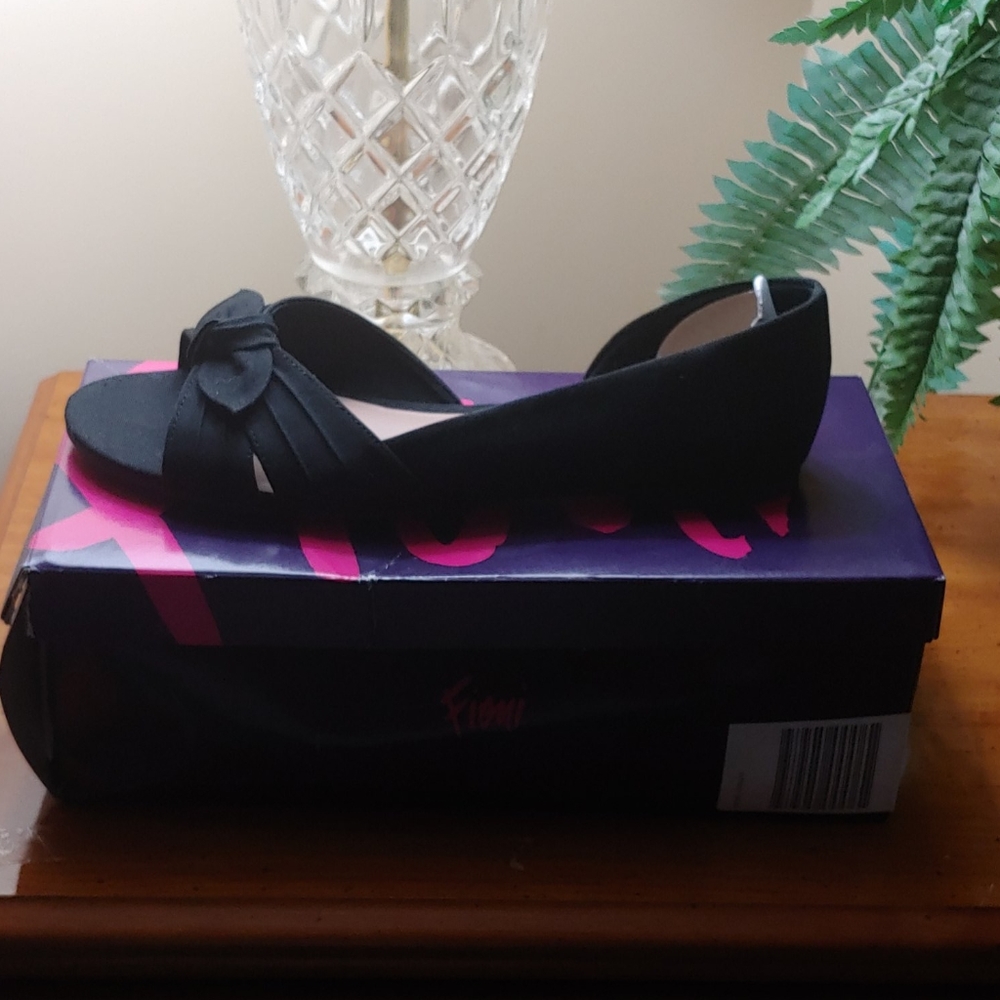 Fiona open toe flats